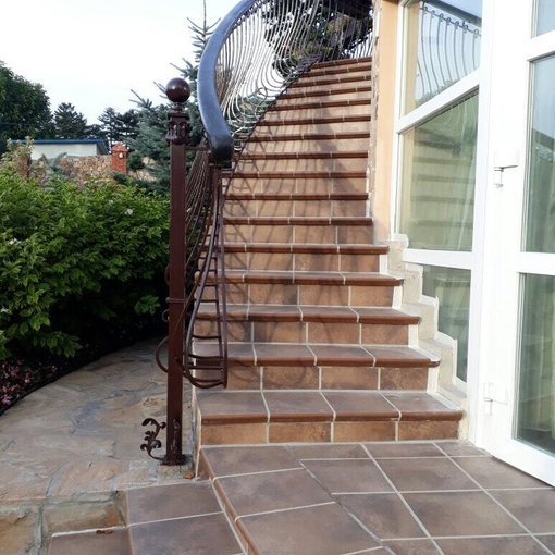 Элегантная флорентийская плитка Stroeher Aera T 712 Marone для стильного интерьера