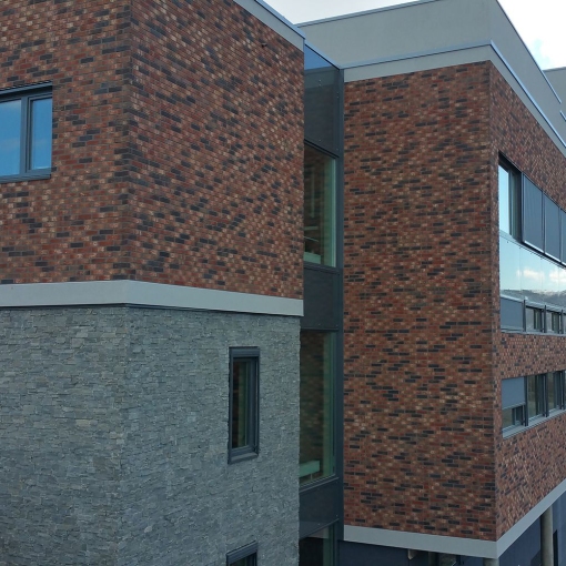 Клинкерная плитка для фасада Feldhaus Klinker SINTRA R658 – идеальный выбор для долговечного и стильного фасада