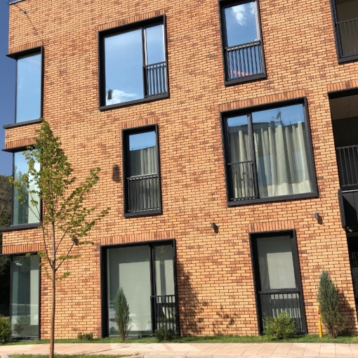 Клинкерная фасадная плитка Feldhaus Klinker SINTRA R665 – идеальный выбор для стильного и долговечного фасада