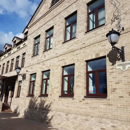 Клинкерная плитка Feldhaus Klinker SINTRA R682 для долговечного и стильного фасада