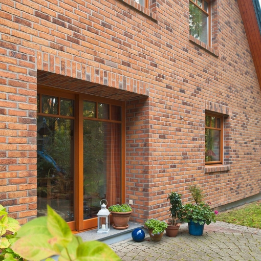 Фасадная клинкерная плитка Feldhaus Klinker SINTRA R684 – идеальный выбор для стильного и долговечного фасада