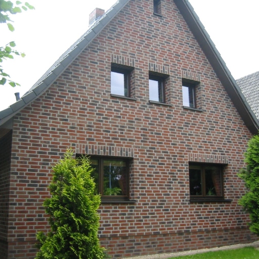 Фасадная клинкерная плитка Feldhaus Klinker SINTRA R685 – идеальный выбор для стильного и долговечного фасада