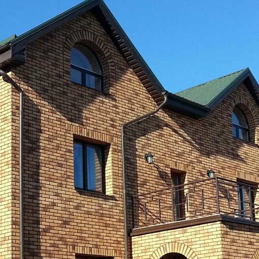 Клинкерная фасадная плитка Feldhaus Klinker SINTRA R695 – идеальный выбор для стильного и долговечного фасада