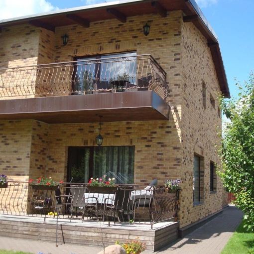 Клинкерная фасадная плитка Feldhaus Klinker SINTRA R695 – идеальный выбор для стильного и долговечного фасада