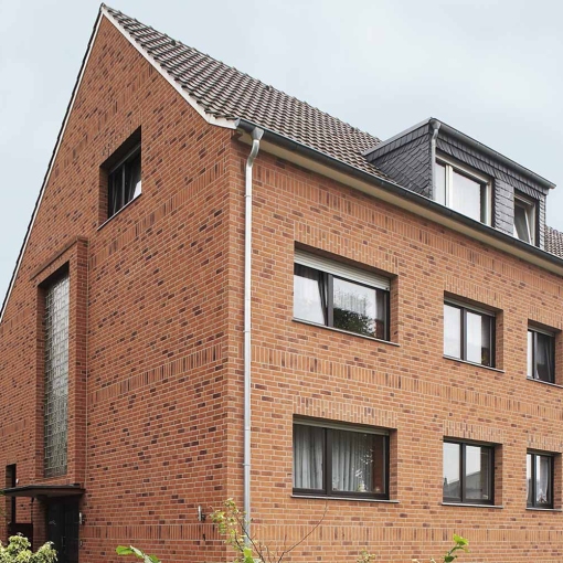 Клинкерная фасадная плитка Feldhaus Klinker CLASSIC R228 для долговечного и стильного фасада