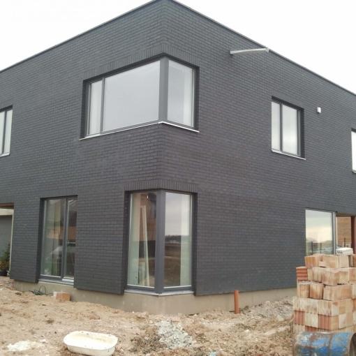 Клинкерная плитка для фасада Feldhaus Klinker CLASSIC R740 – идеальное решение для стильного и долговечного экстерьера