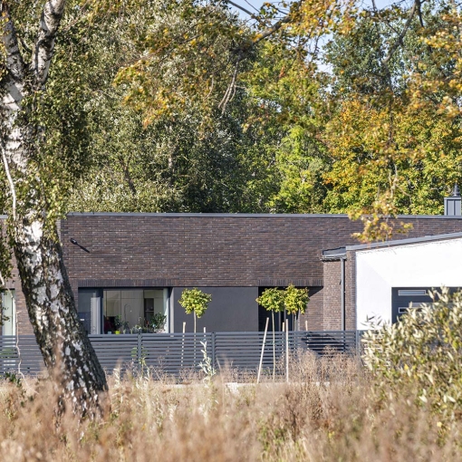 Клинкерная фасадная плитка Feldhaus Klinker VASCU R737 для стильного и долговечного фасада Клинкерная фасадная плитка Feldhaus Klinker VASCU R737 для стильного и долговечного фасада