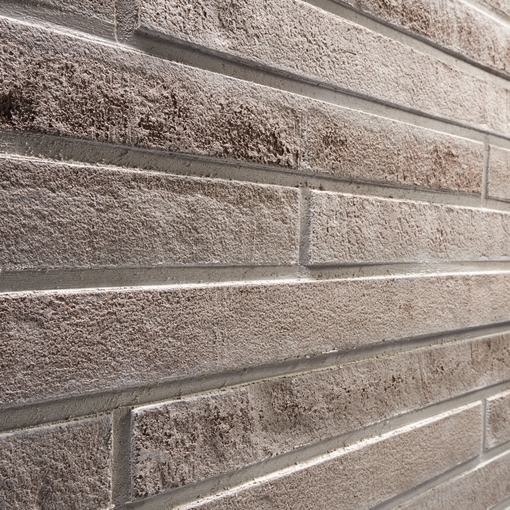 Клинкерная фасадная плитка Stroeher Riegel50 452 SILBER-GRAU – идеальный выбор для стильного и долговечного фасада