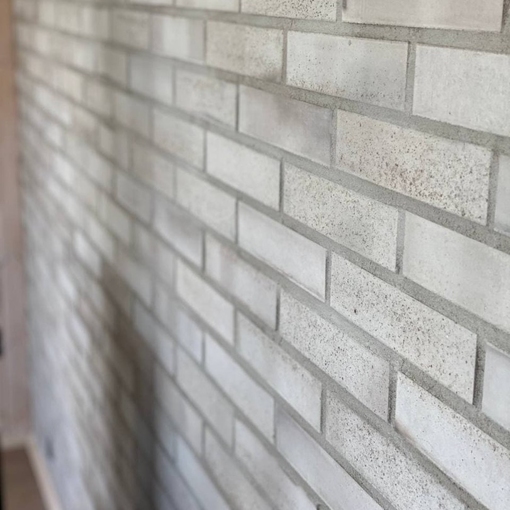 Клинкерная плитка Stroeher Wasserbrand 670 SANDWEISS для долговечного и стильного фасада